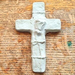 Cross (cement)